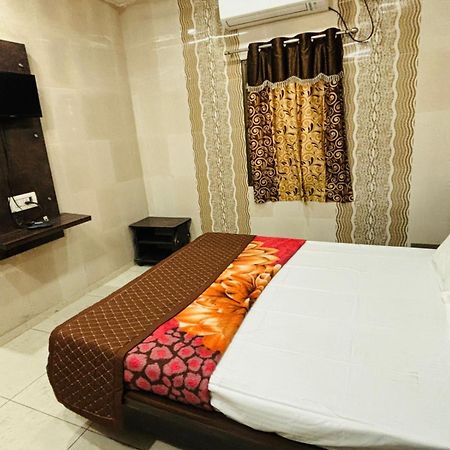 Hotel Shree Nath - 200 Meters From Dwarkadhish Temple 외부 사진