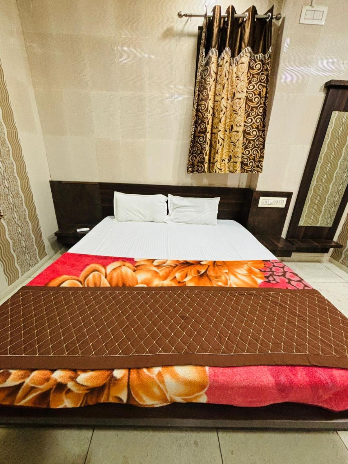 Hotel Shree Nath - 200 Meters From Dwarkadhish Temple 외부 사진