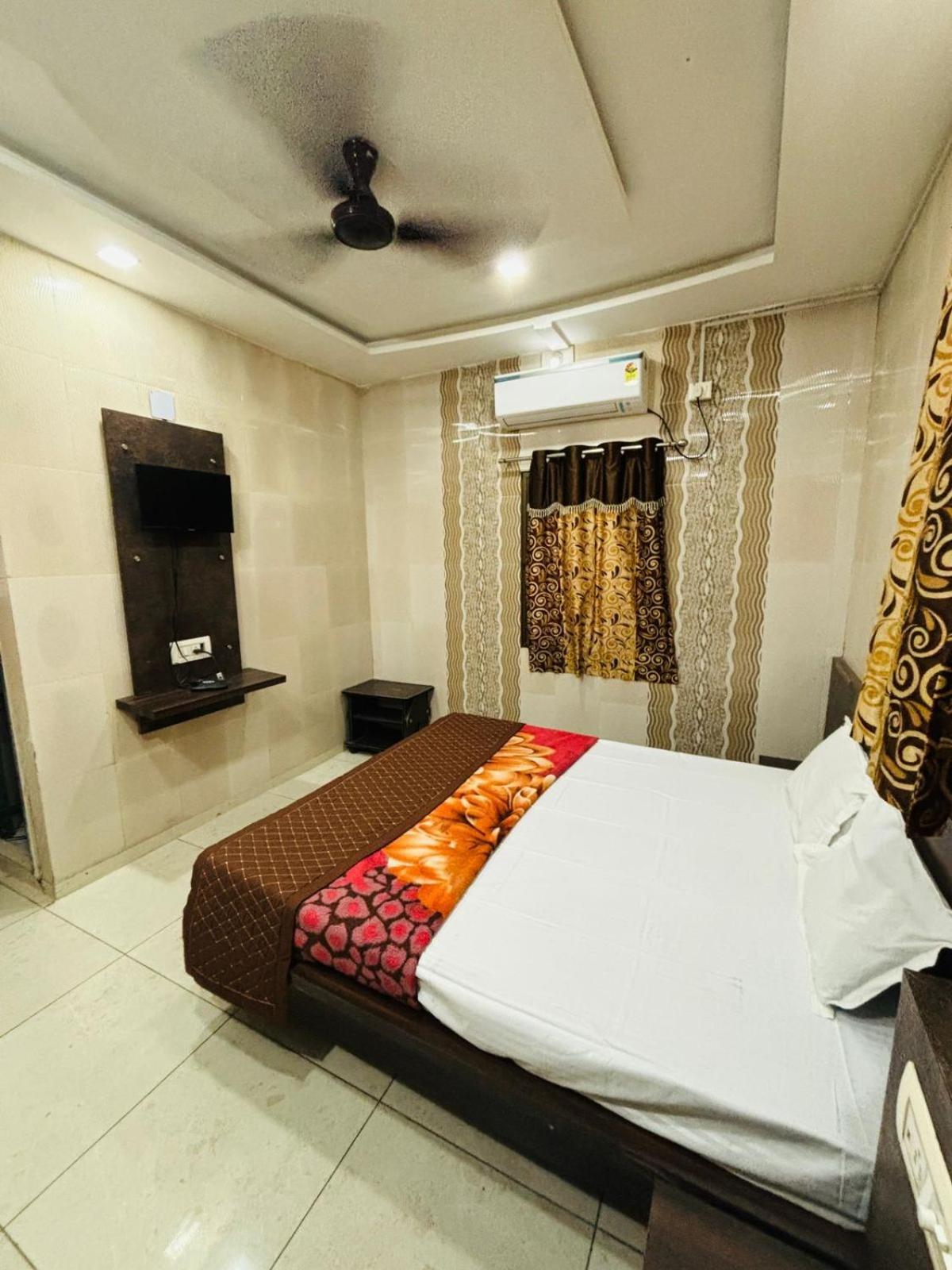 Hotel Shree Nath - 200 Meters From Dwarkadhish Temple 외부 사진